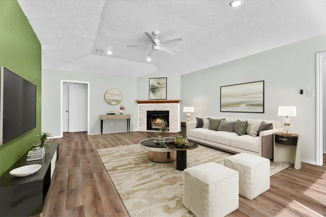 Expensive Woodbriar Place Real Estate
