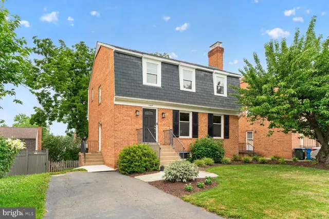 Popular Kings Manor Real Estate