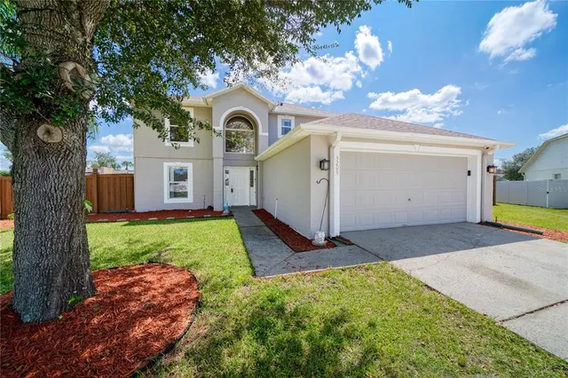 Popular ANDOVER LAKES PH 01B Real Estate