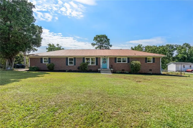 Popular Broadview Estat Real Estate