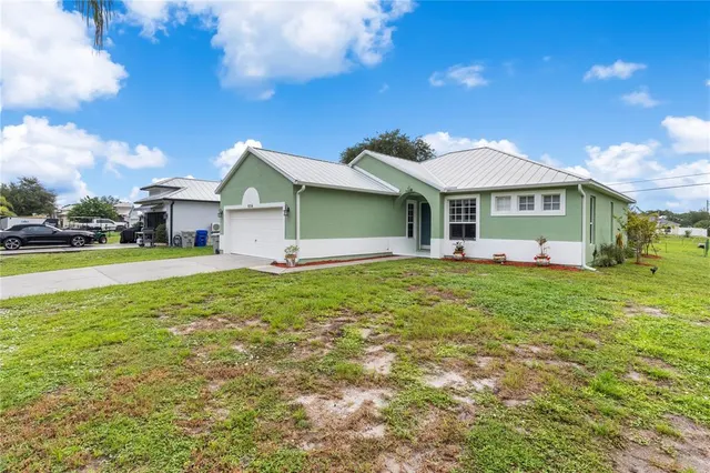 Popular VERO LAKE ESTATES Real Estate