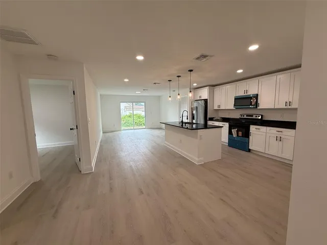 Popular LAKE HAVEN ESTATE Real Estate
