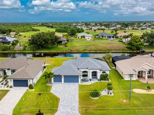 Expensive ROTONDA WHITE MARSH Real Estate