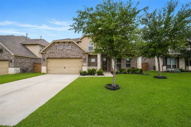 Popular Vanbrooke Sec 1 Real Estate