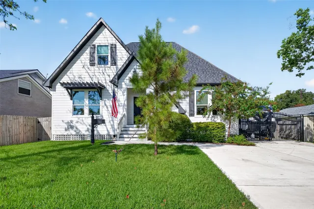 Popular El Cary Estates Real Estate