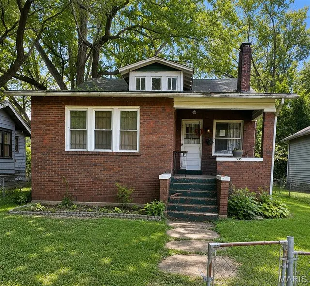 Expensive Verlie Place Real Estate
