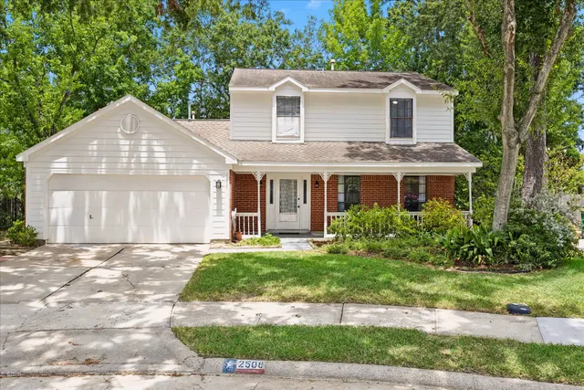 Popular Huckleberry Finn Cove Real Estate