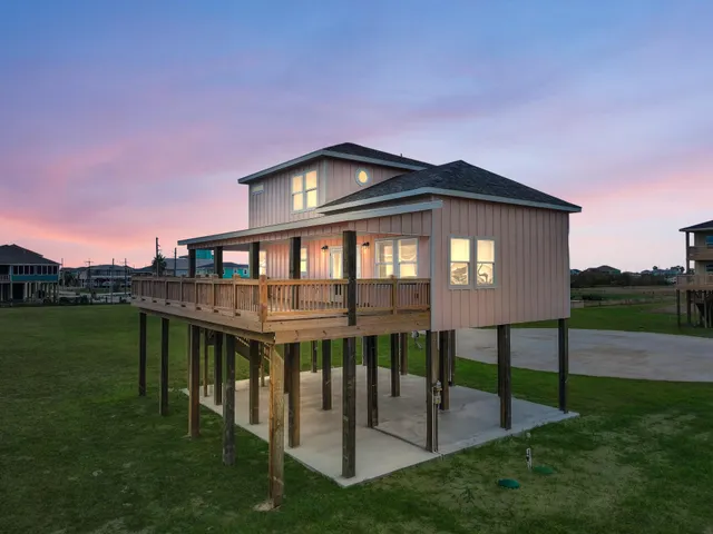 Popular Pelican Point Real Estate