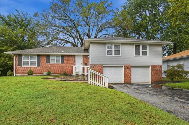 Popular River Forest Real Estate