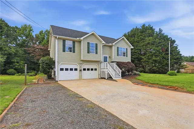 Popular Ravenwood Real Estate