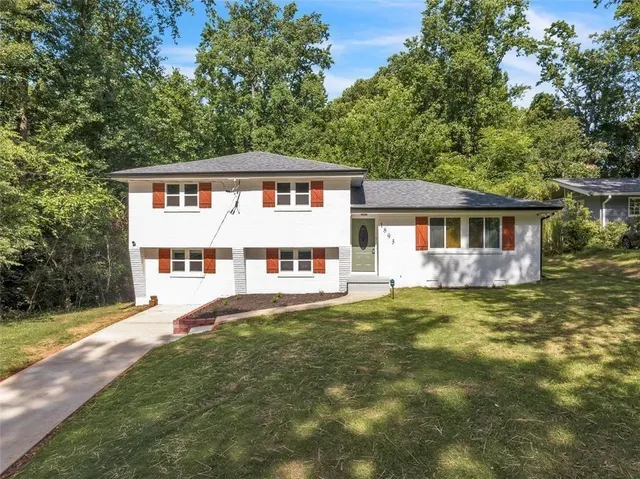Popular Country Club Villa Real Estate