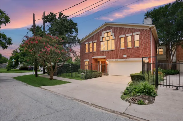 Popular Contemporary Park Real Estate
