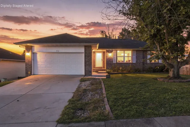 Popular Creekside Manor Real Estate
