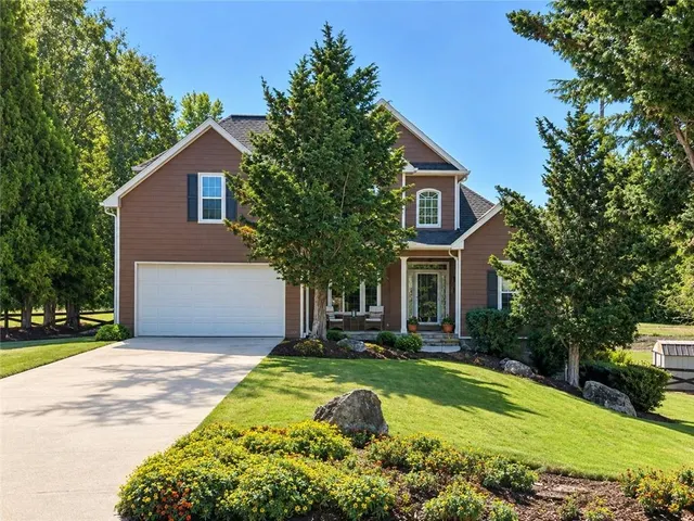 Popular CEDAR TRACE Real Estate