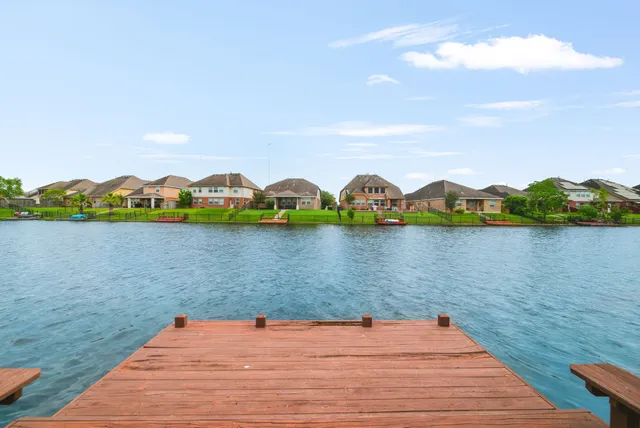 Expensive Lake Shore Harbour Real Estate
