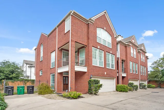 Popular Michigan Street Twnhms Real Estate