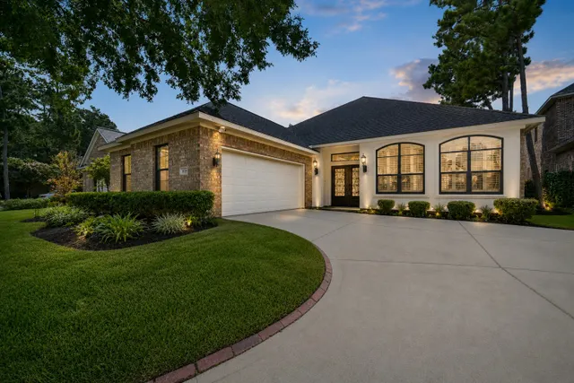 Popular Oaktree Place Real Estate