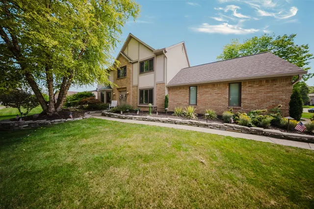 Popular Indian Trails Real Estate