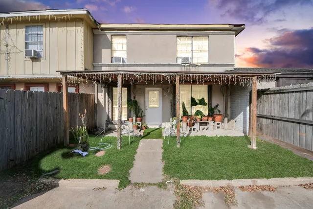 Popular Briarwick Sec 02 Real Estate