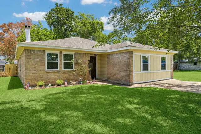 Popular Bay Front to La Porte Real Estate