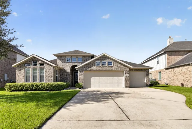 Popular Sterling Lakes Real Estate