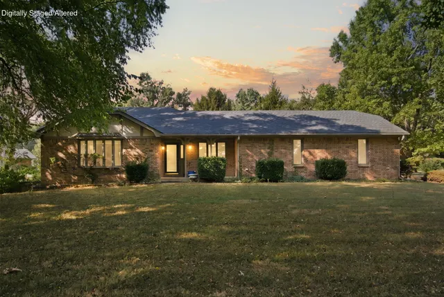 Expensive Country Lane Estates Real Estate