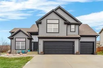 Popular Benson Place Woodchase Real Estate