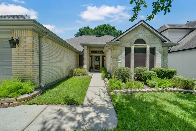 Cheap Brookside Court Real Estate