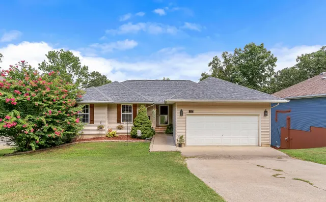 Popular Savannah Place Real Estate