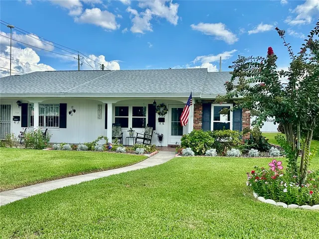 Popular PARKLAND VILLAGE Real Estate