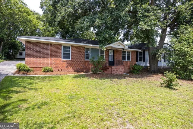 Popular Pio Nono Hills Real Estate