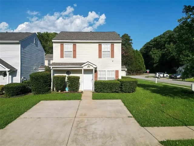 Popular Flippen Woods Real Estate