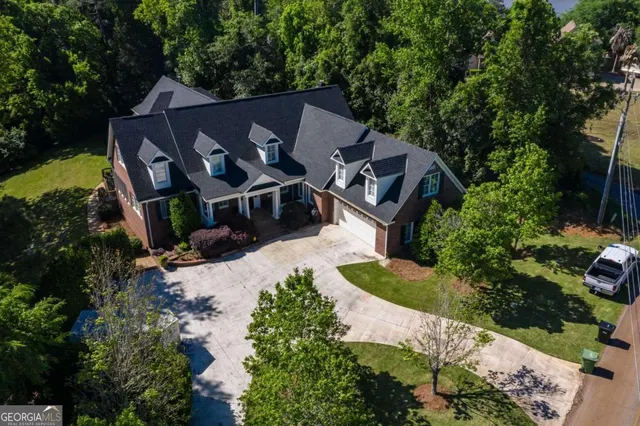 Expensive Green Island Hills Real Estate