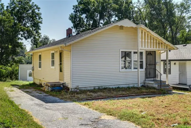 Cheap Elmwood Terrace Real Estate