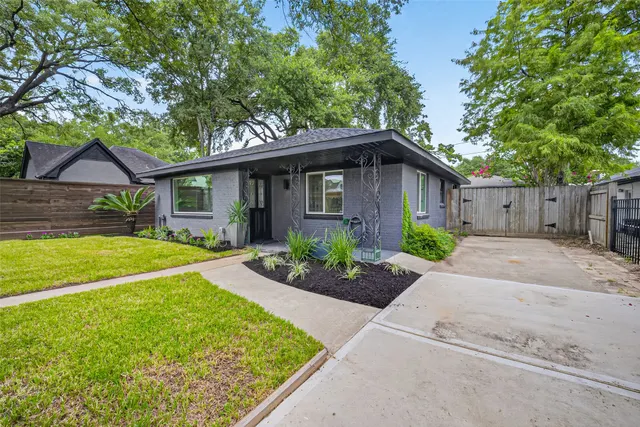 Popular Lindale Park 6 Real Estate
