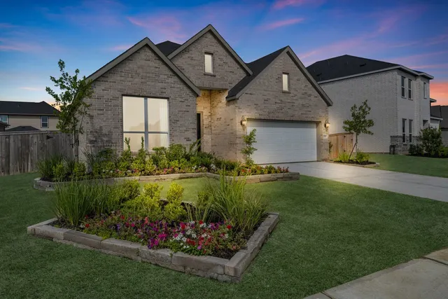 Popular Dellrose Sec 19 Real Estate