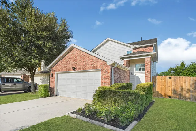 Popular Kingspoint Garden Sec 01 Real Estate