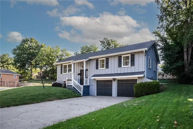 Popular Heather Hgts Real Estate
