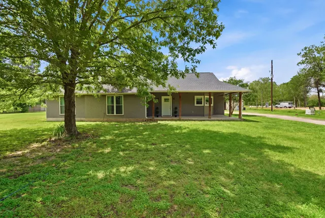 Popular Hampton Woods Real Estate