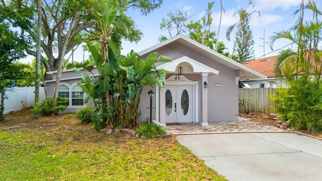 Popular LYNWOOD Real Estate