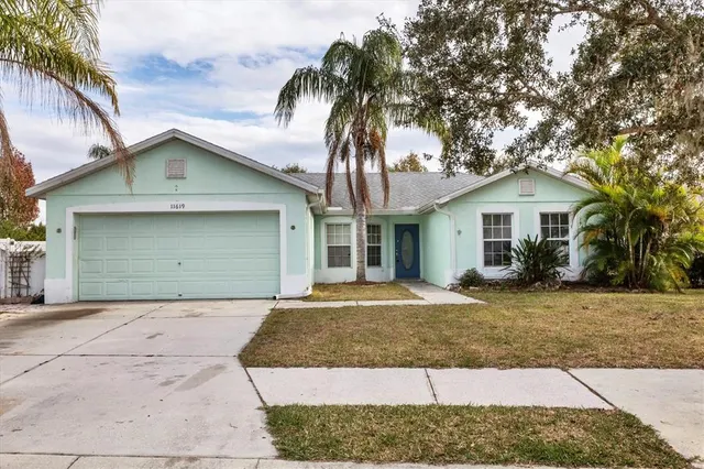 Cheap KINGSFIELD LAKES PH 2 Real Estate