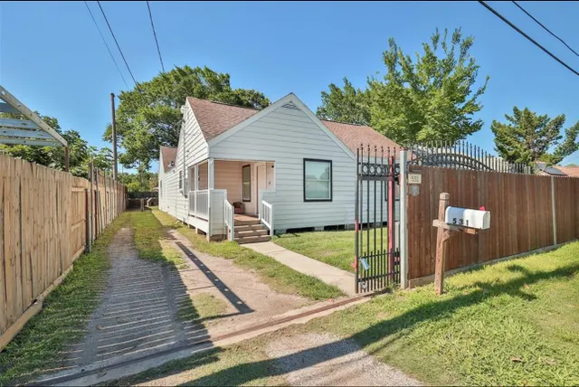 Popular Oakwood Ext 1 Real Estate