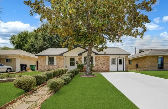 Popular Leawood Sec 03 Real Estate