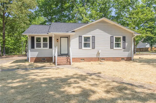 Popular Harper Heights Real Estate