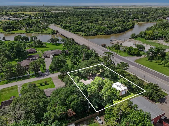 Popular Barberia Real Estate