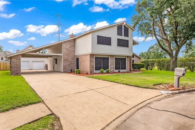 Popular Erin Glen Sec 03 Real Estate