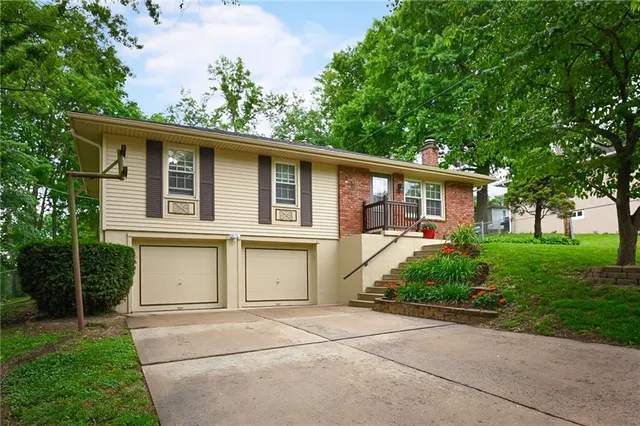 Popular Shirley Manor Real Estate