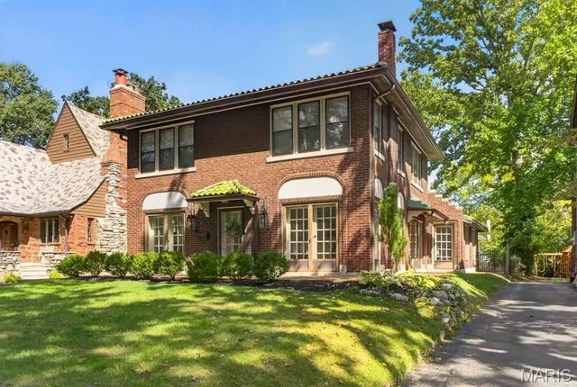 Cheap Forsyth Place Real Estate