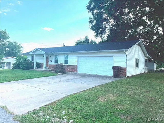 Cheap Elsberry Real Estate
