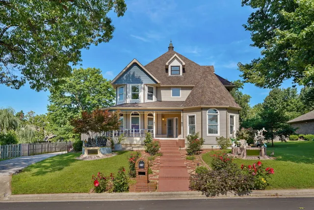 Expensive Wellington Hills Real Estate